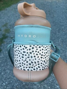 HydroJug Teal Carrier with Tan Lid and Black Speckled Grip